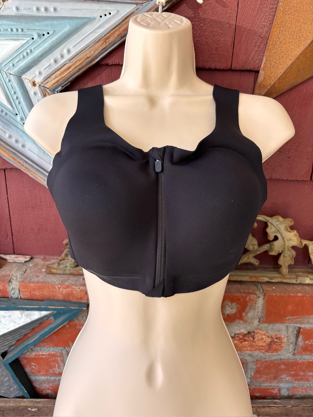 NWT Lululemon Enlite Bra Black Zip Front Size 36C
New With Tags